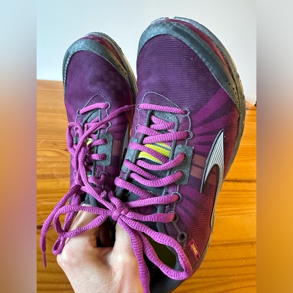 Brooks Pure Connect Magenta Running Shoes - Picture 4 of 13